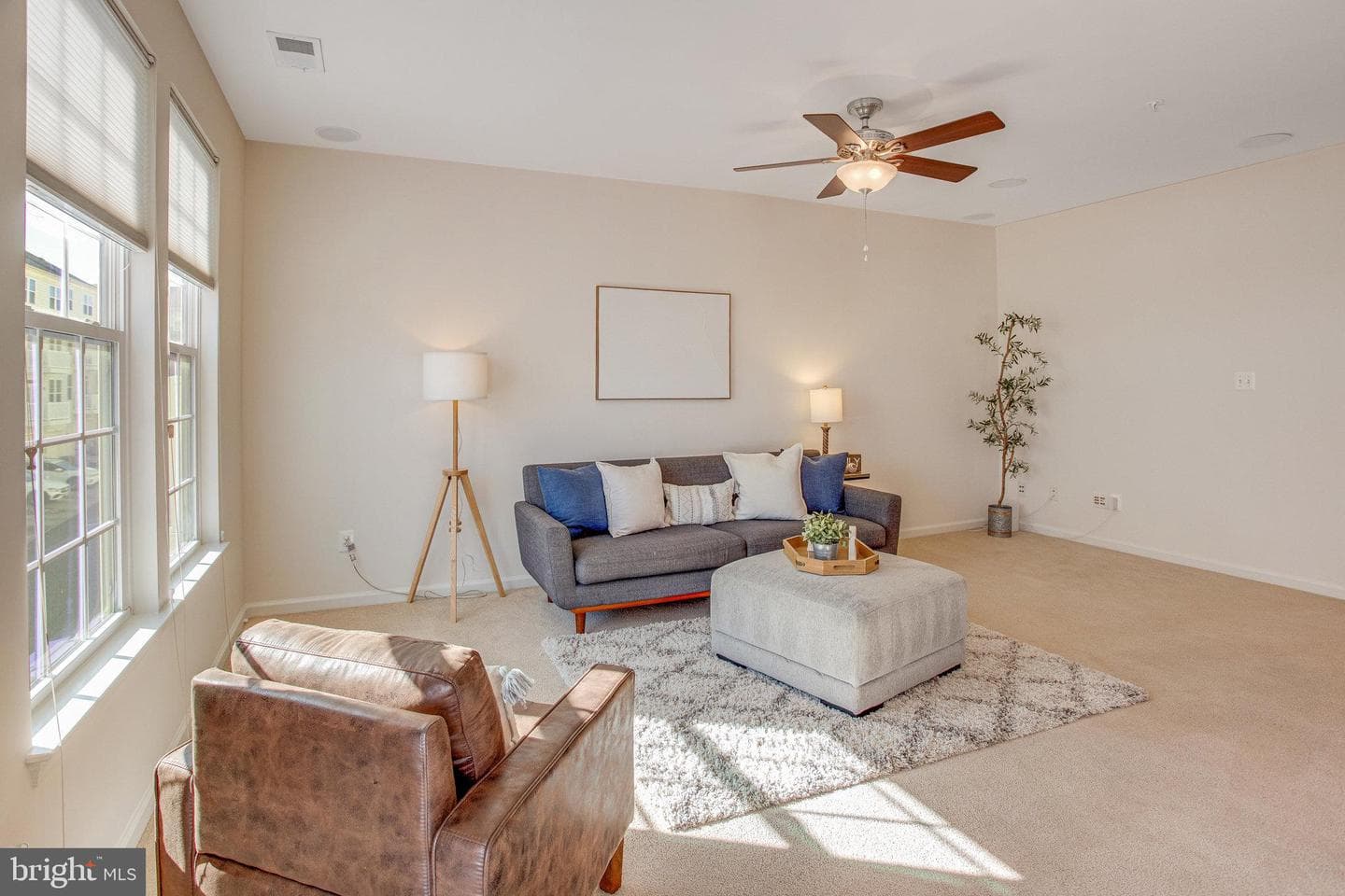 15053 Leicestershire Street photo 9
