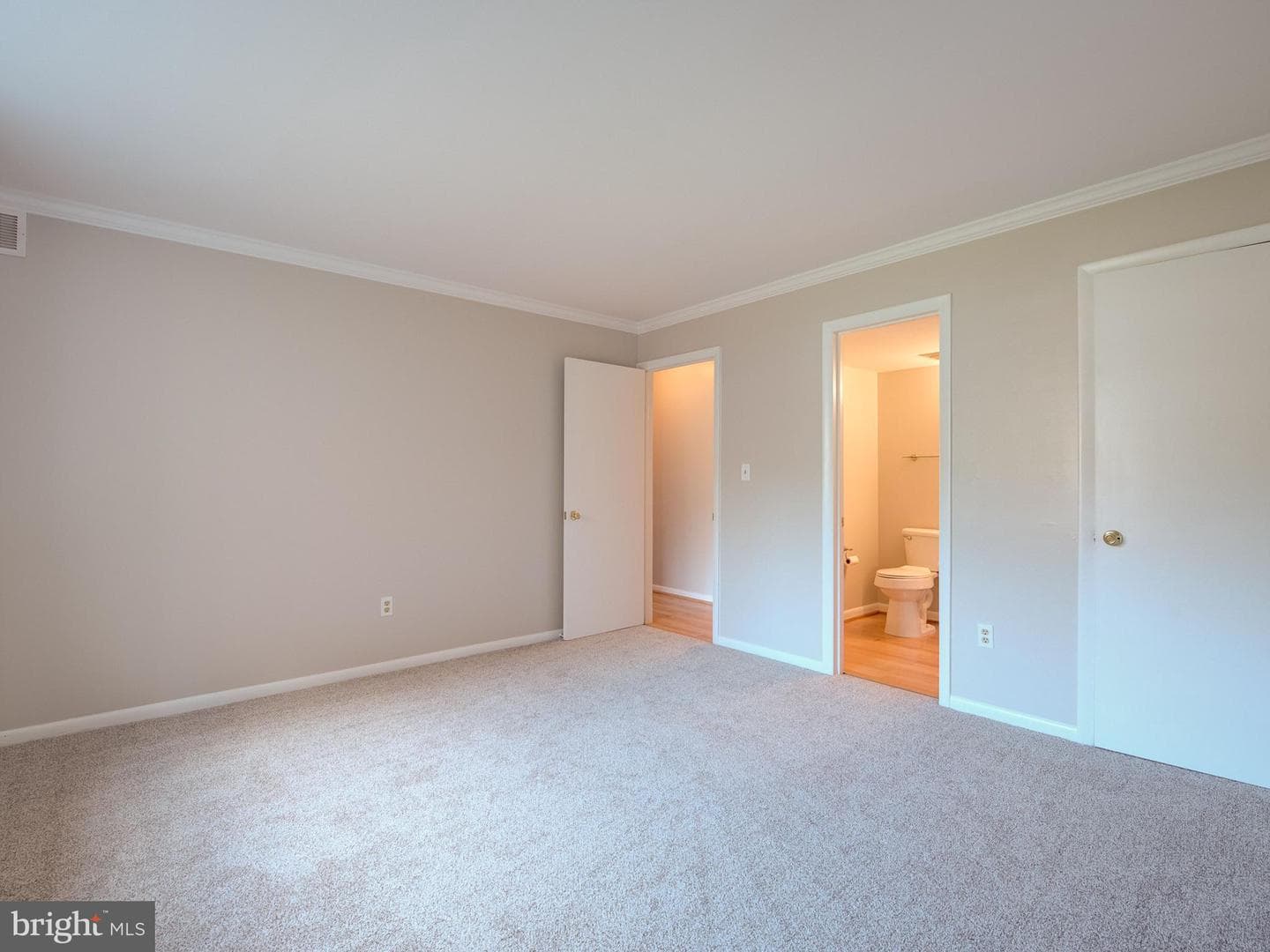 1523 Colonial Drive #104 photo 13
