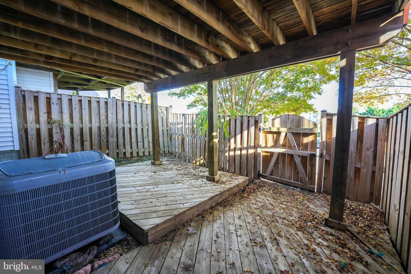 15593 Traverser Court photo 31