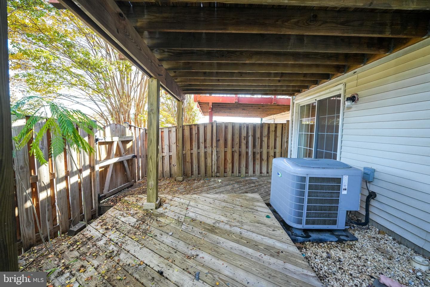 15593 Traverser Court photo 32