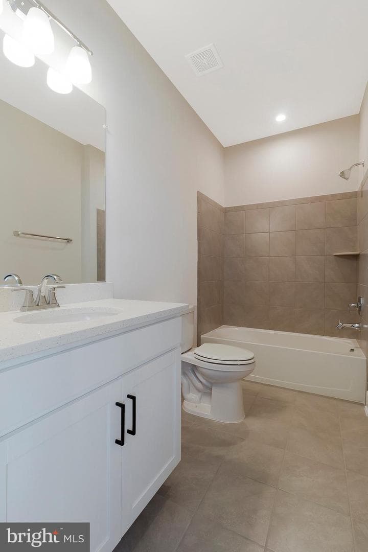 2024 Silver Sycamore Lane photo 35