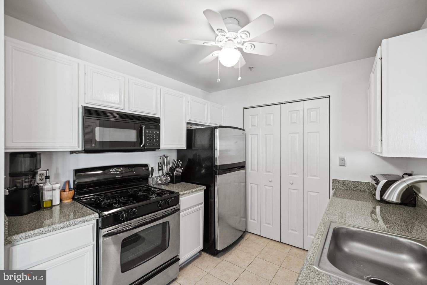 8091 Lacy Drive #303 photo 10