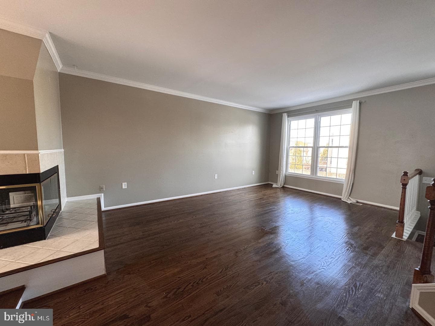 8052 Hilliard Drive photo 3