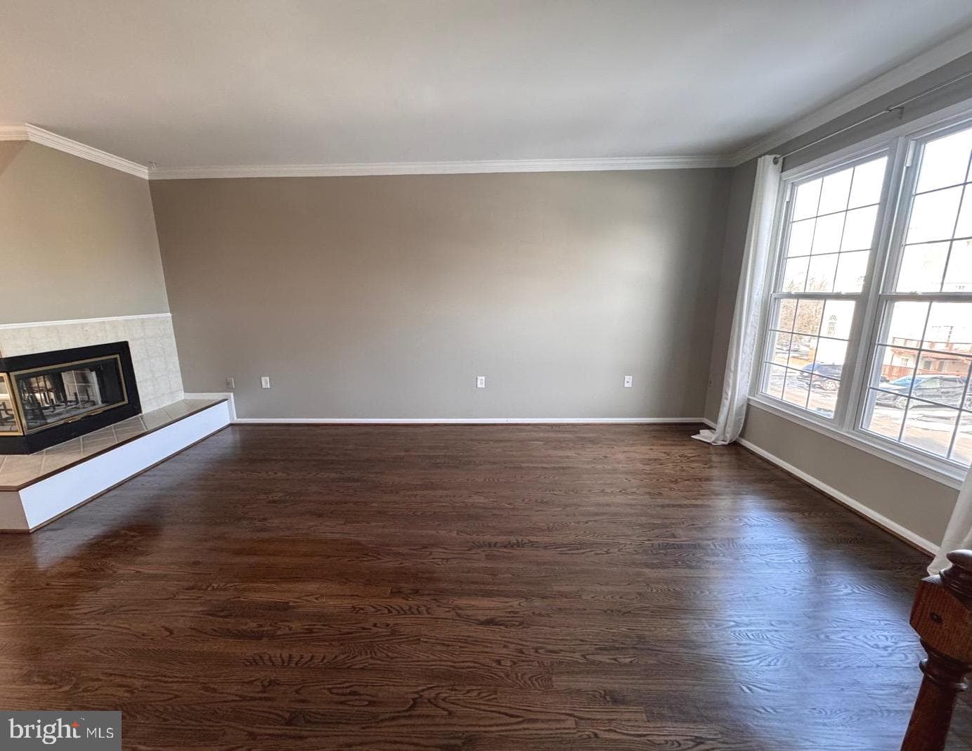 8052 Hilliard Drive photo 4