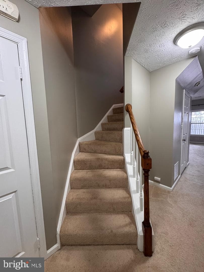 8052 Hilliard Drive photo 40