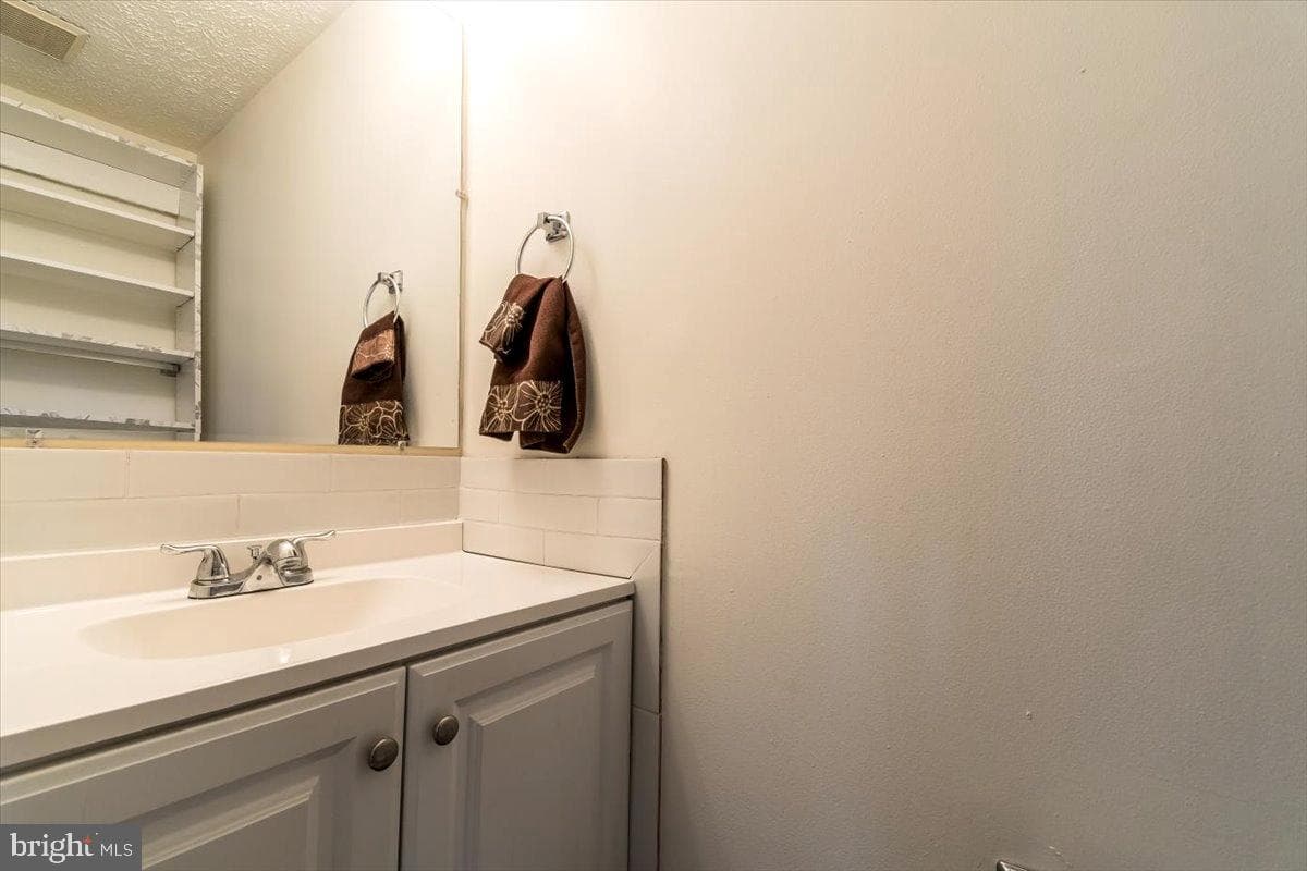 1823 Tilletson Place photo 32