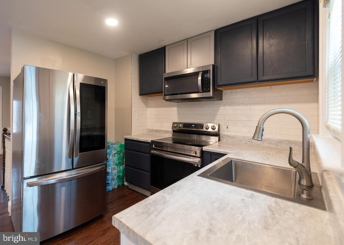 1405 Woodside Drive photo 3