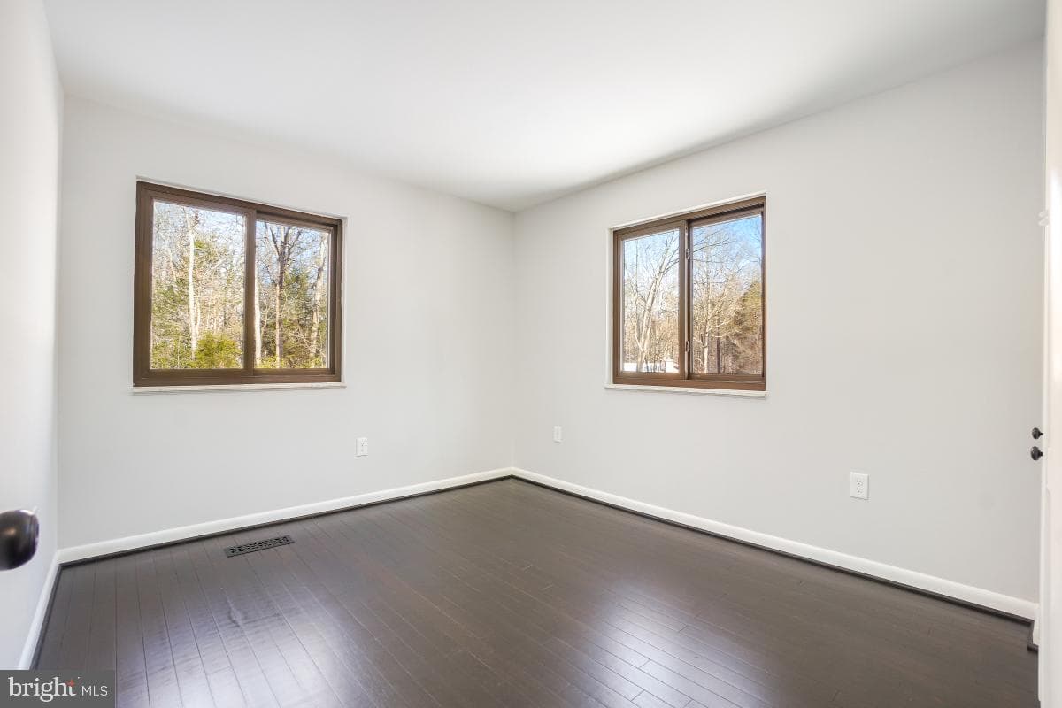 6181 Occoquan Forest Drive photo 15