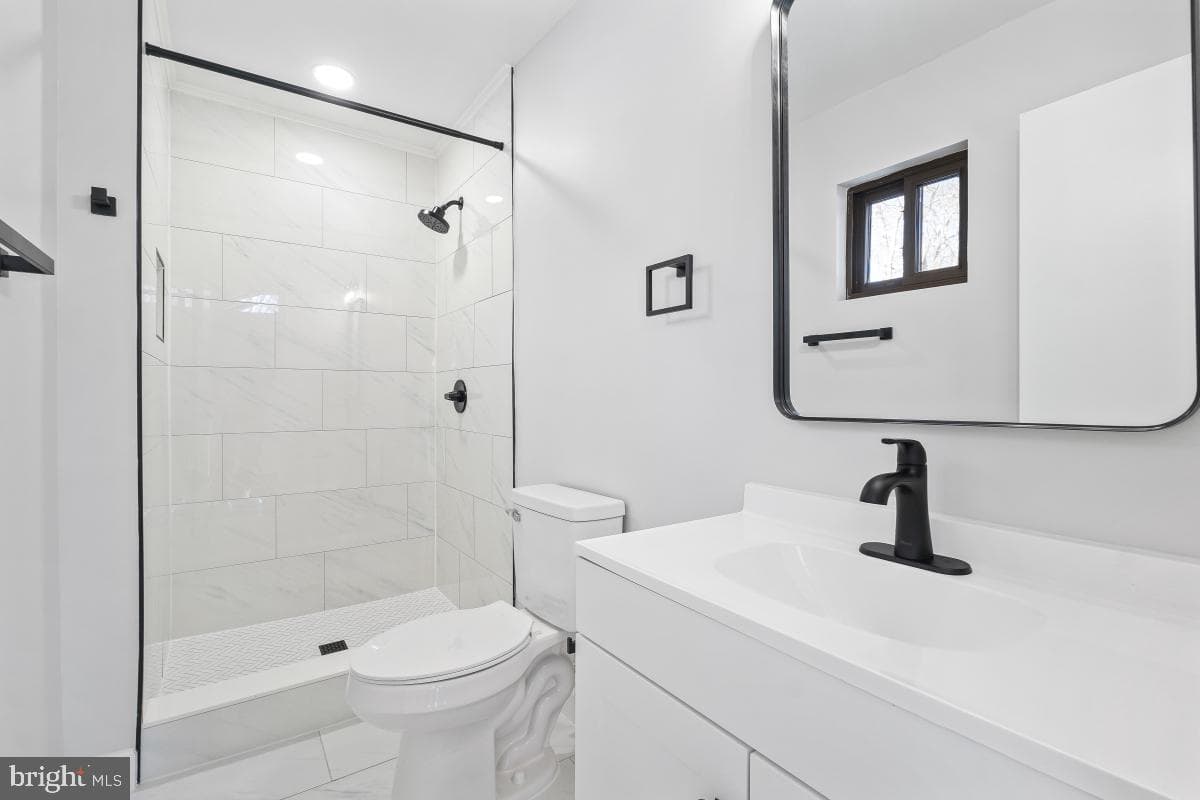 6181 Occoquan Forest Drive photo 23