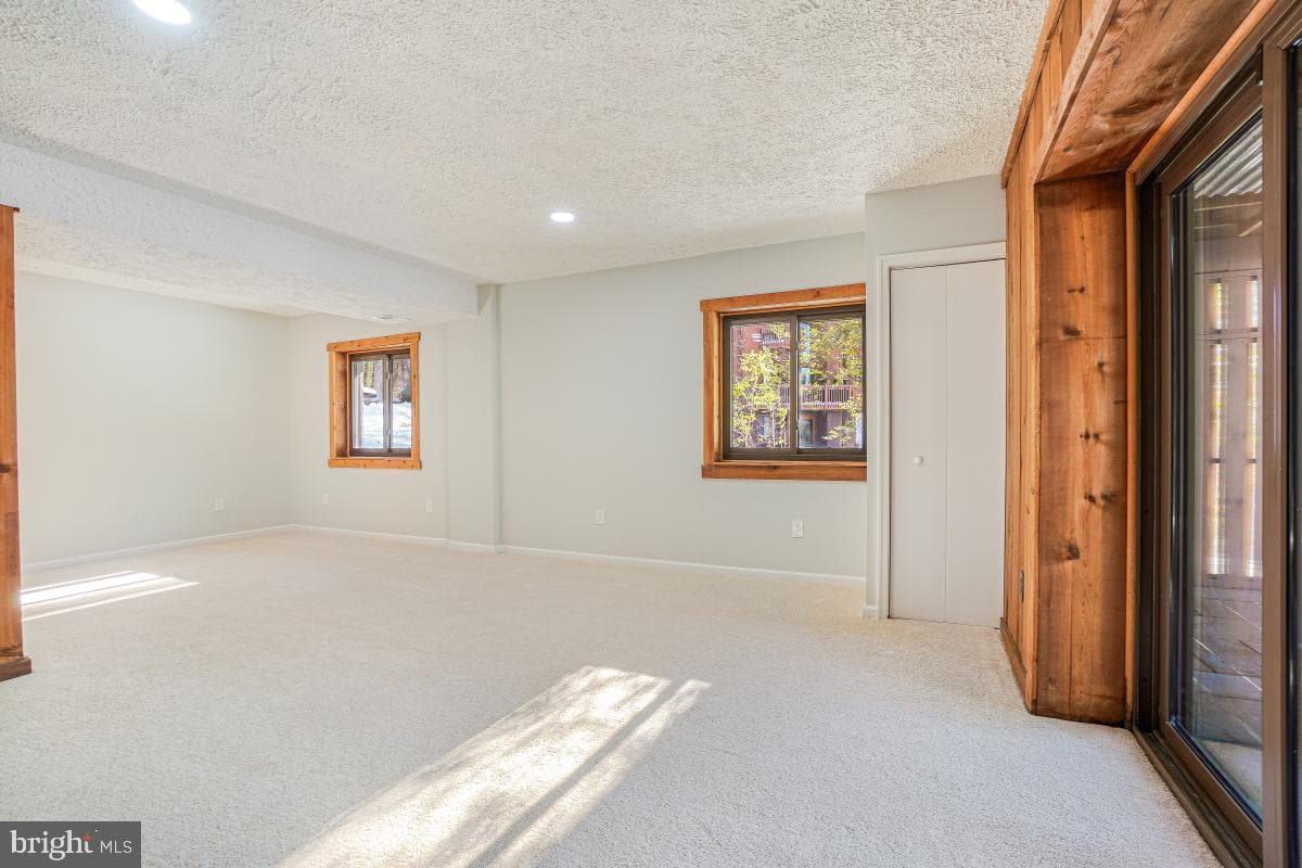 6181 Occoquan Forest Drive photo 28
