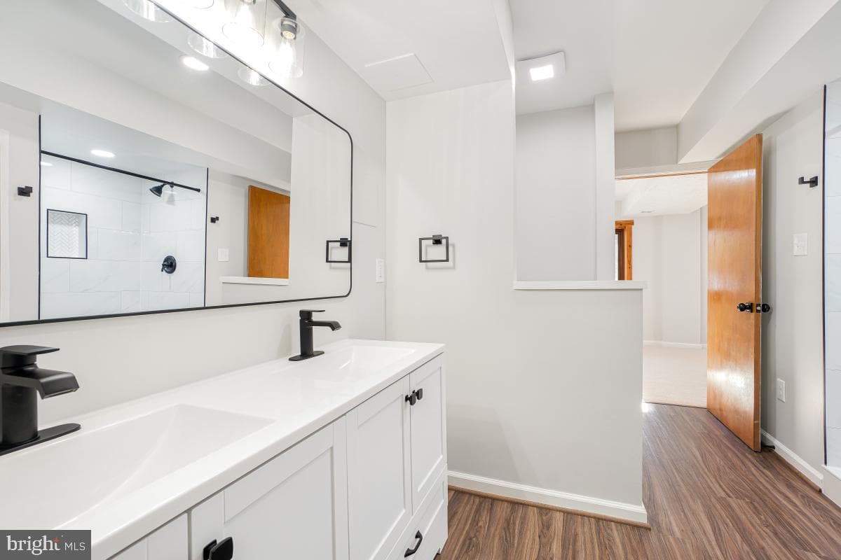 6181 Occoquan Forest Drive photo 37