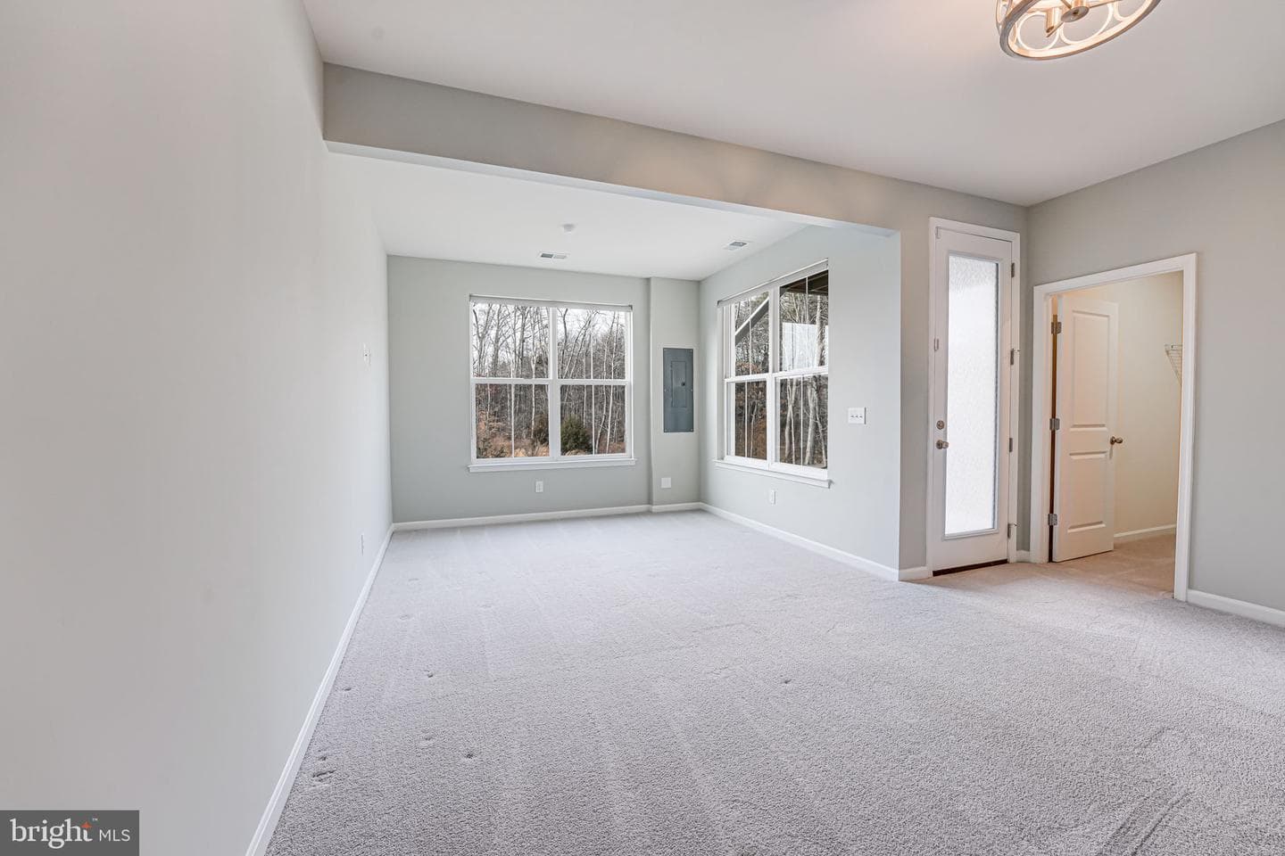 5026 Melissa Place photo 7