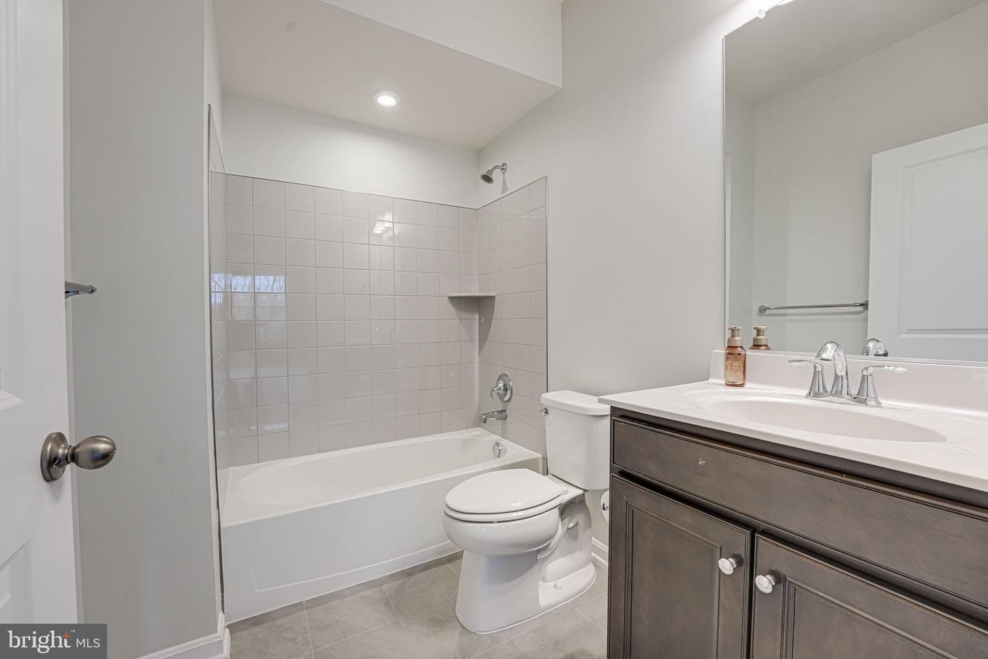5026 Melissa Place photo 9