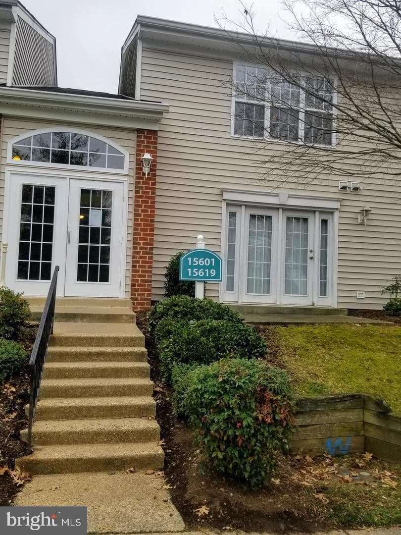 15619 Horseshoe Lane photo 1