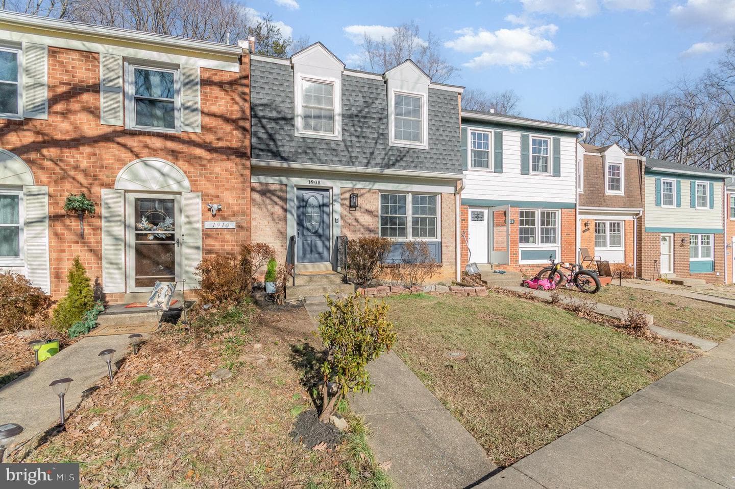 1908 Mariner Lane photo 4