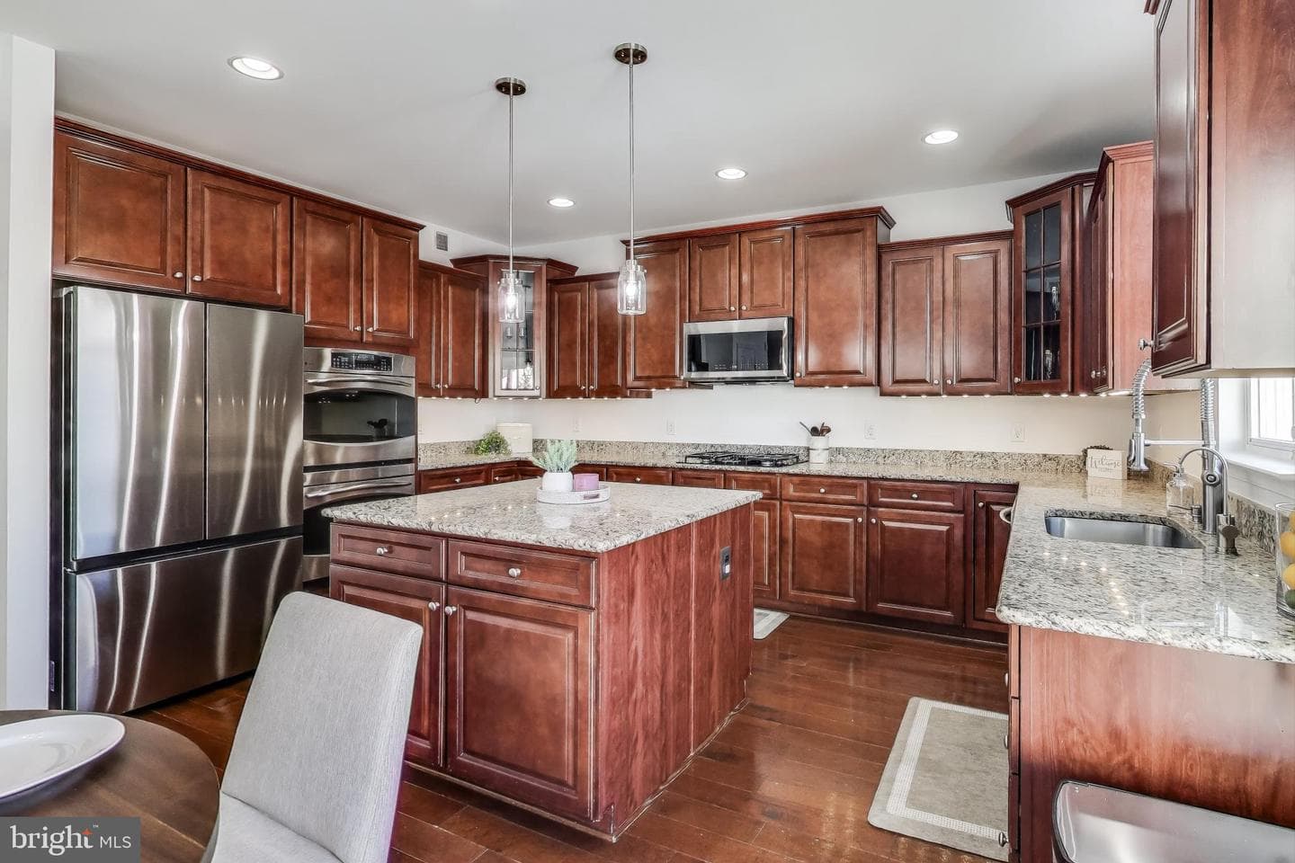 5562 Spriggs Meadow Drive photo 2