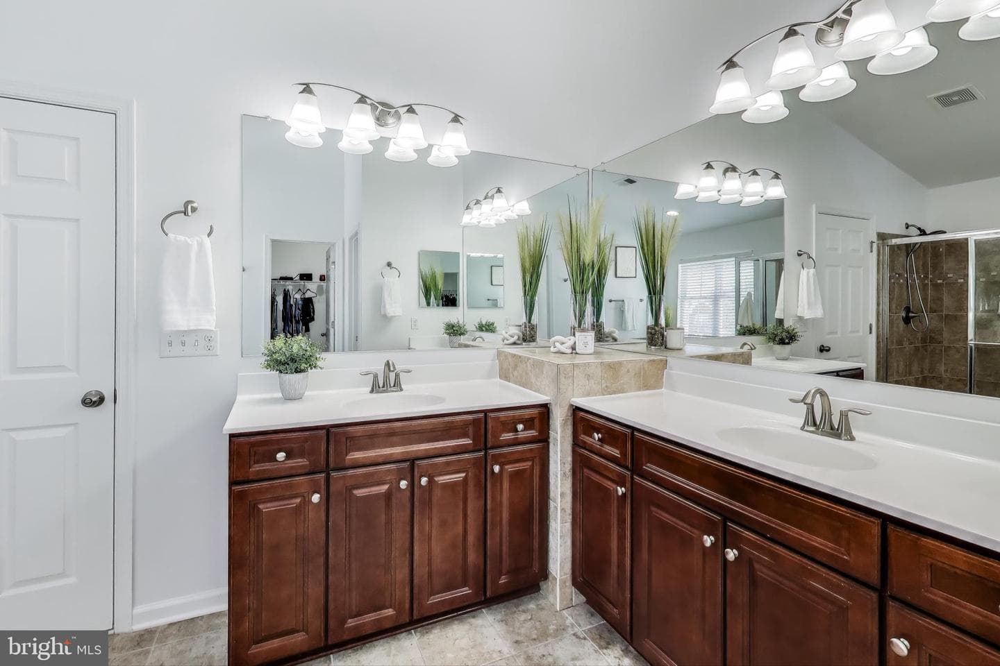 5562 Spriggs Meadow Drive photo 22