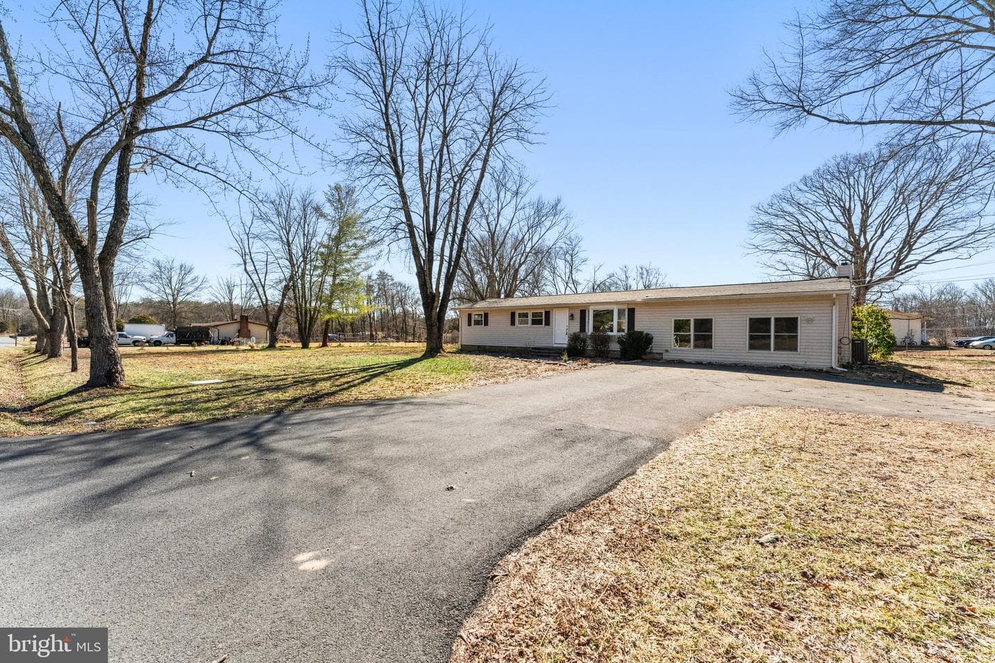 15307 Thoroughfare Road photo 3
