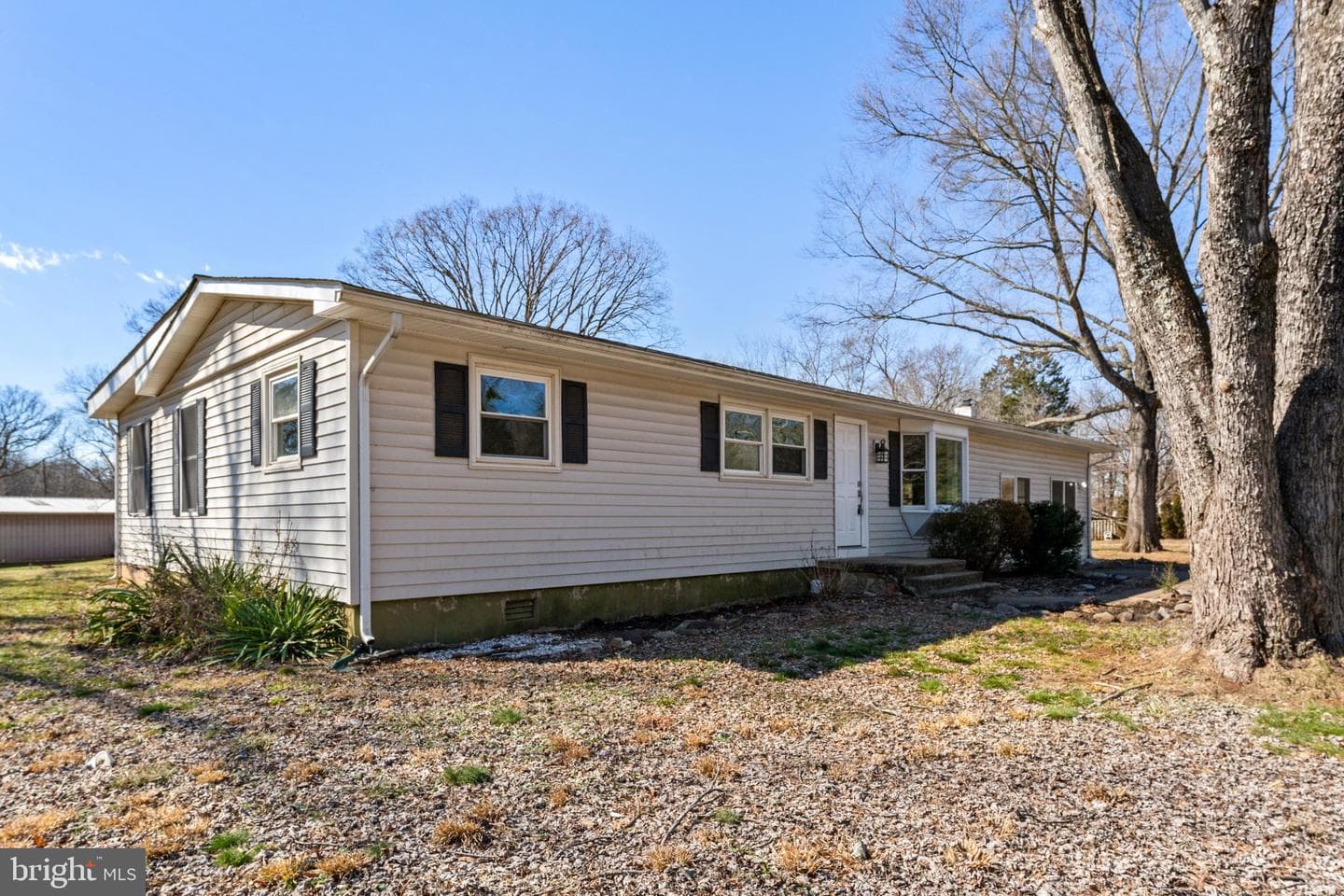 15307 Thoroughfare Road photo 4