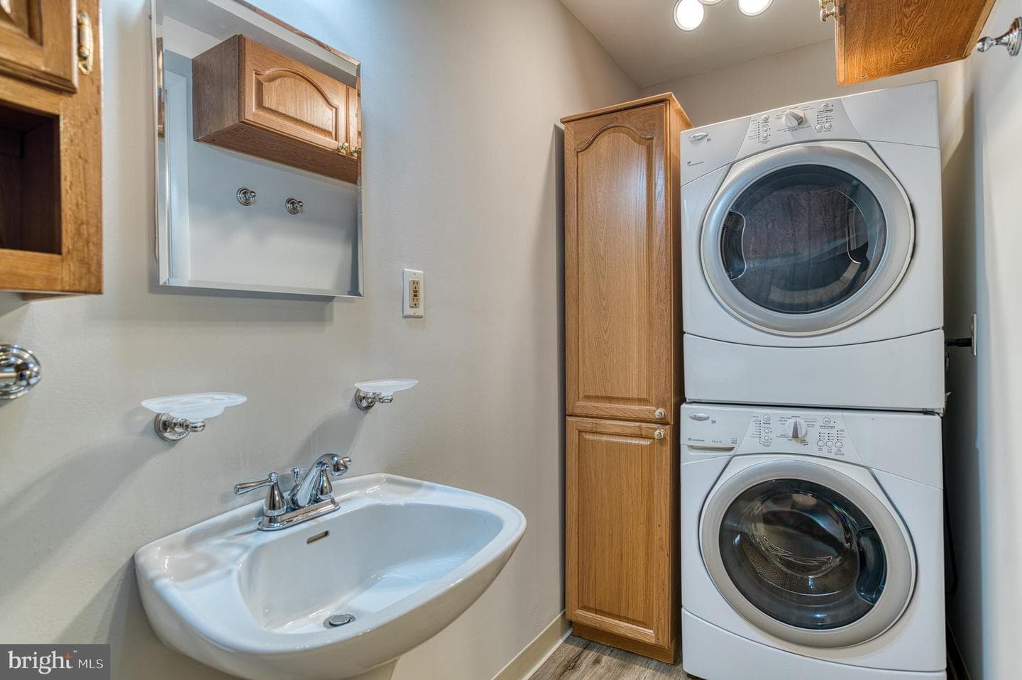 3565 Maple Street photo 22