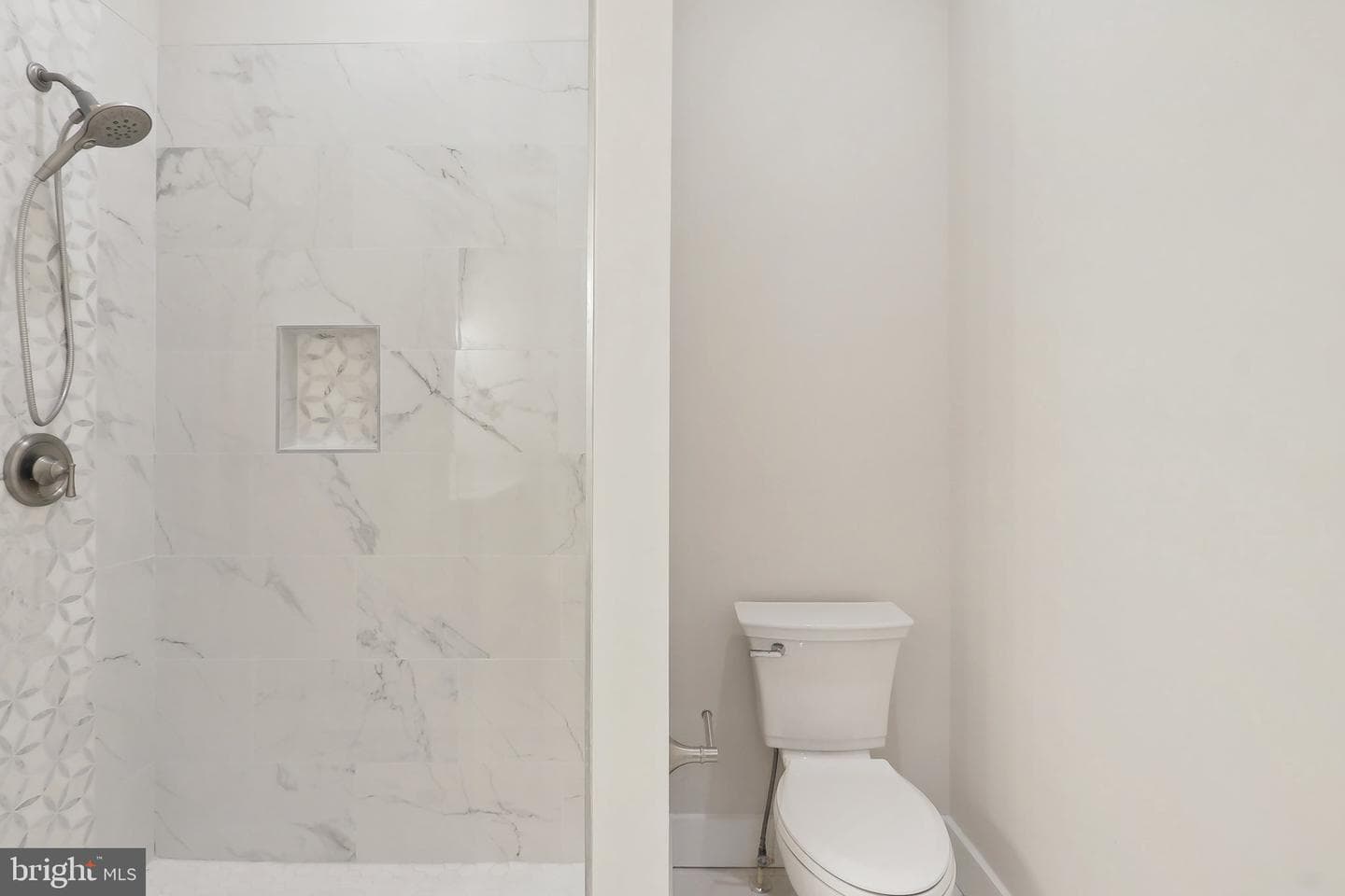 5660 Hoadly Road photo 24