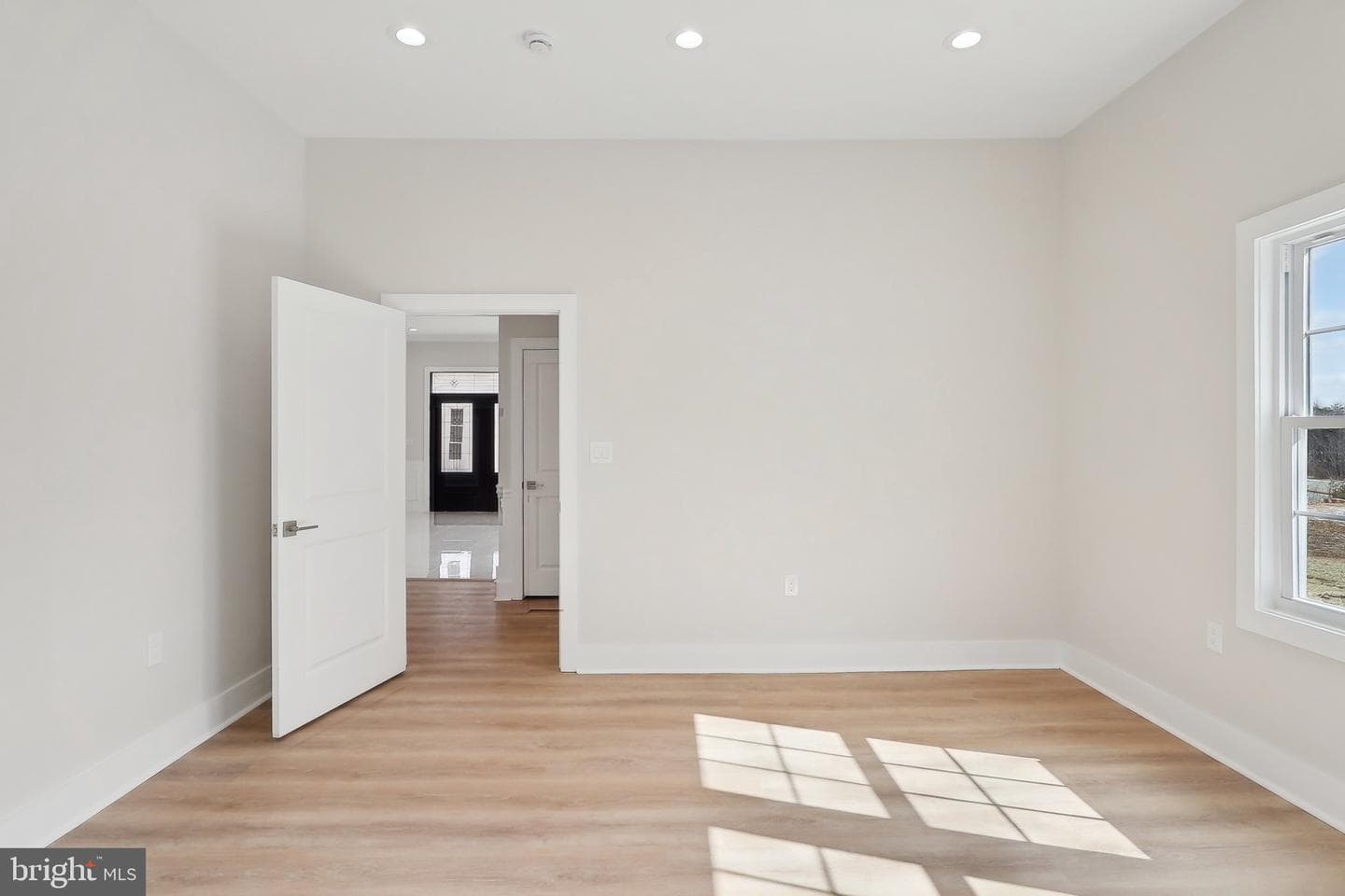 5660 Hoadly Road photo 27