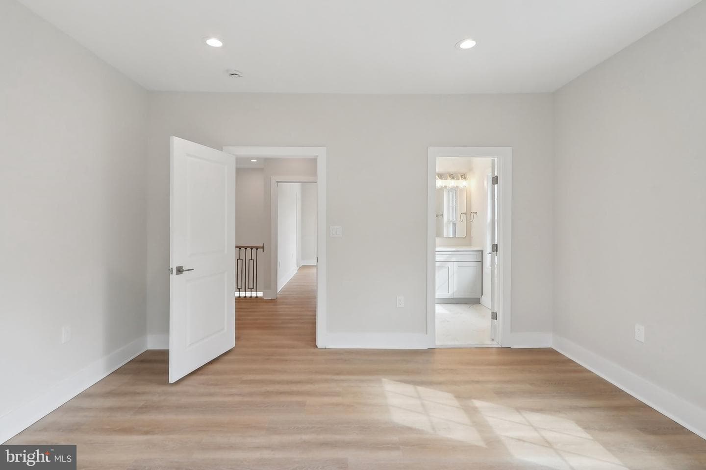 5660 Hoadly Road photo 48