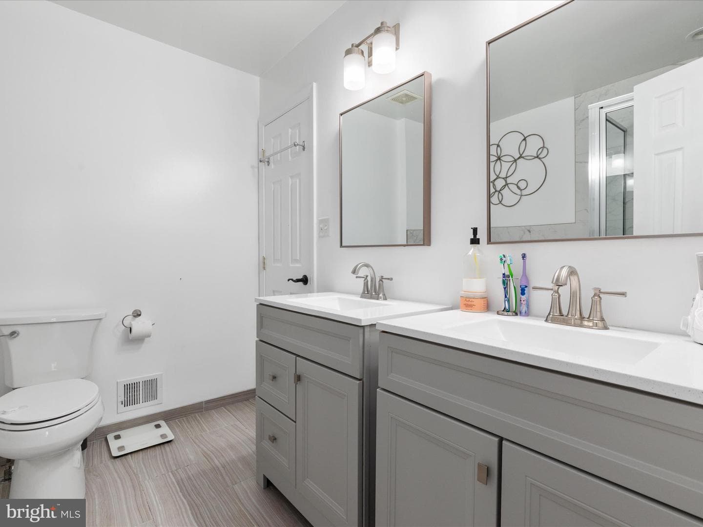 4208 Ashmere Circle photo 17