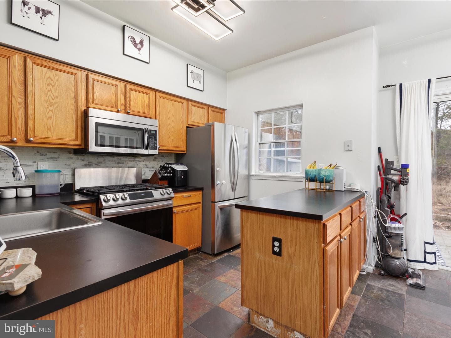 4208 Ashmere Circle photo 5