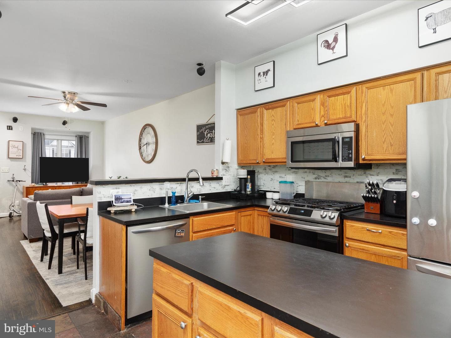 4208 Ashmere Circle photo 7