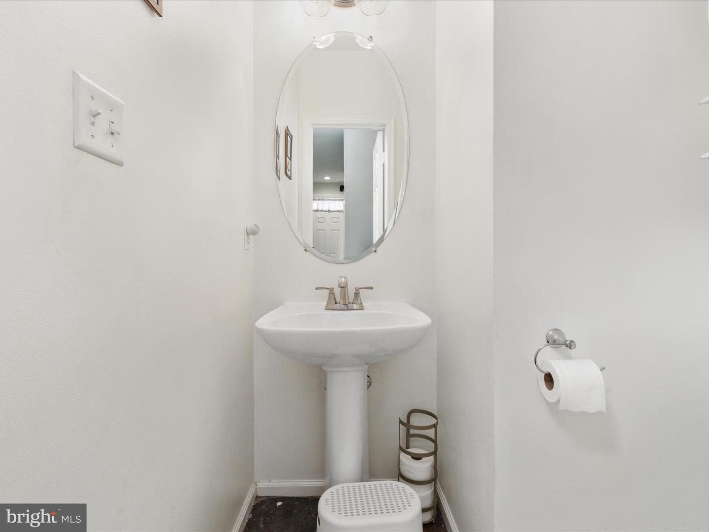4208 Ashmere Circle photo 9