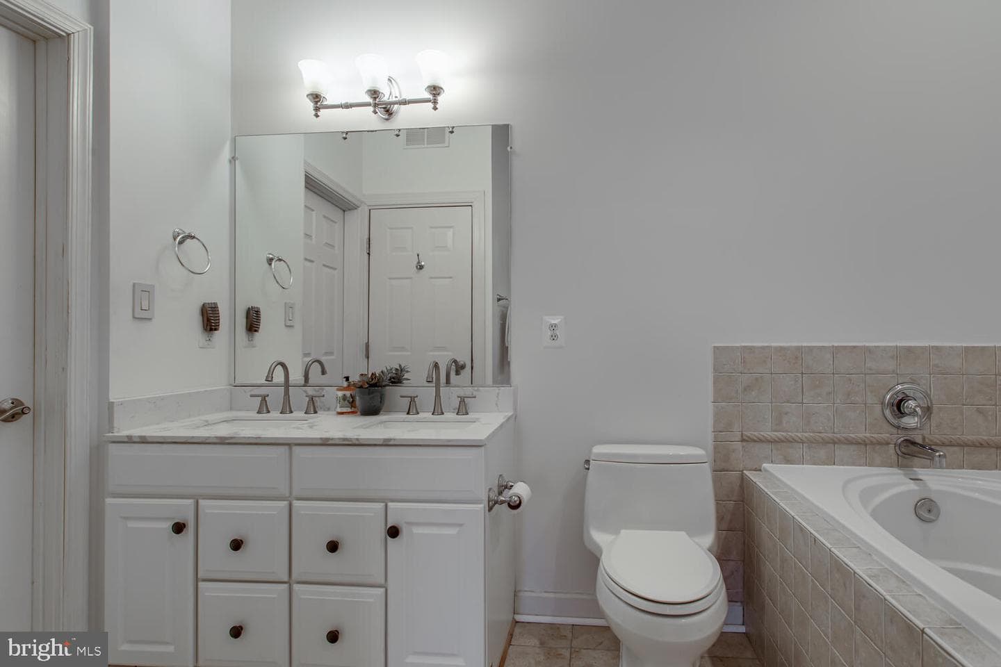 810 Belmont Bay Drive #503 photo 23