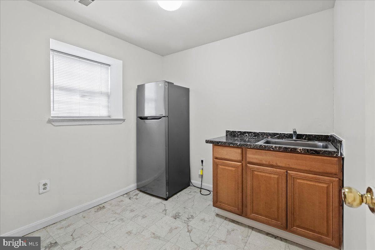 1739 Wigglesworth Way photo 27