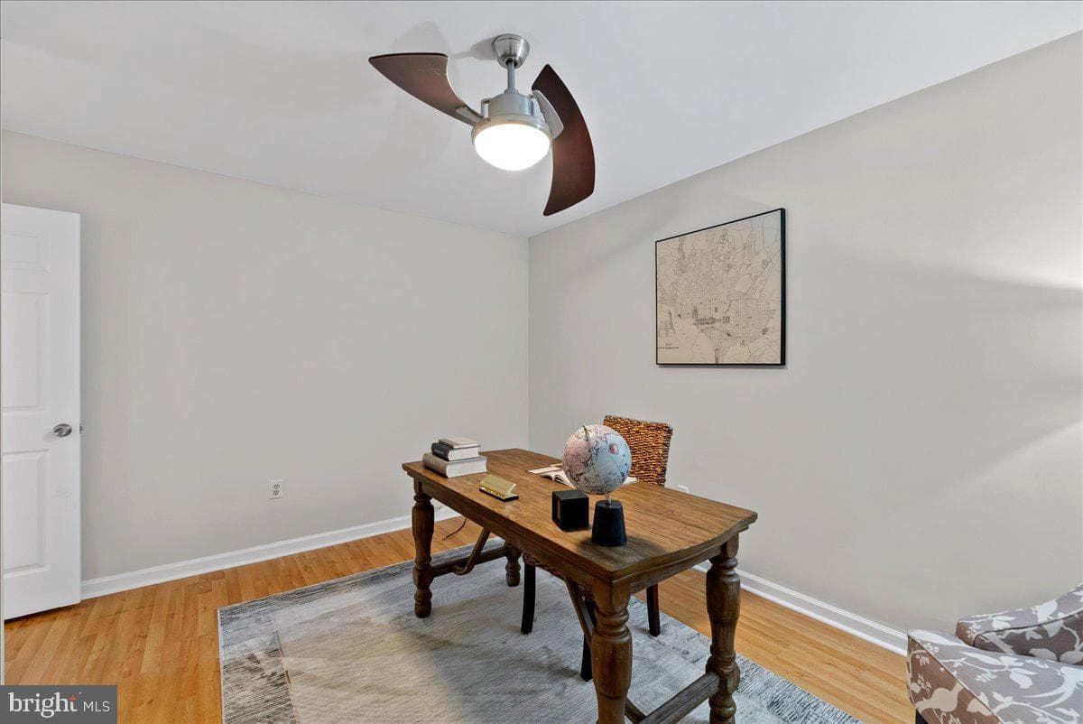 2402 Sagamore Court photo 17