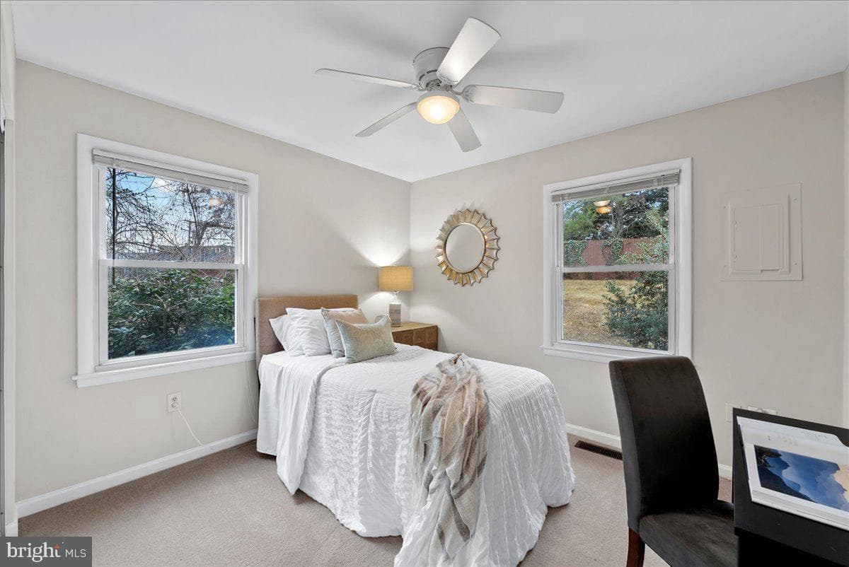 2402 Sagamore Court photo 21