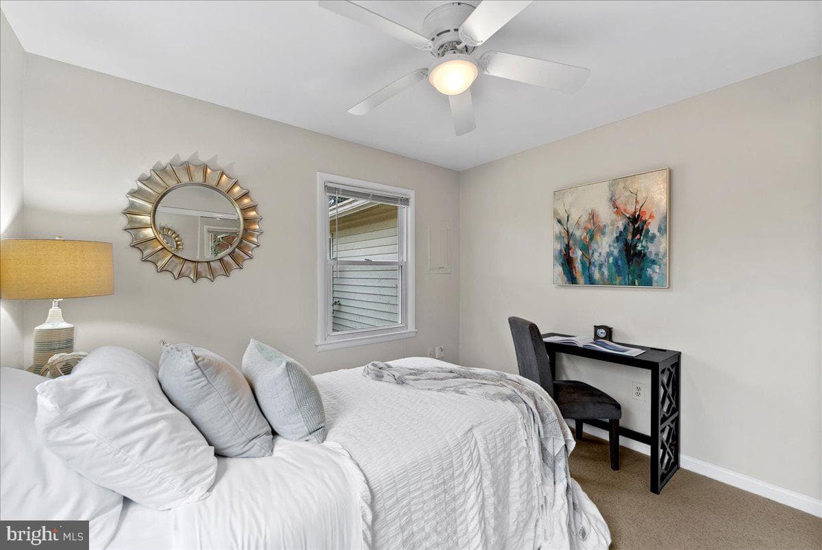 2402 Sagamore Court photo 22