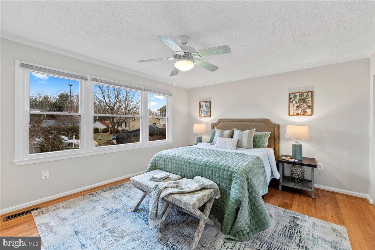 2402 Sagamore Court photo 25