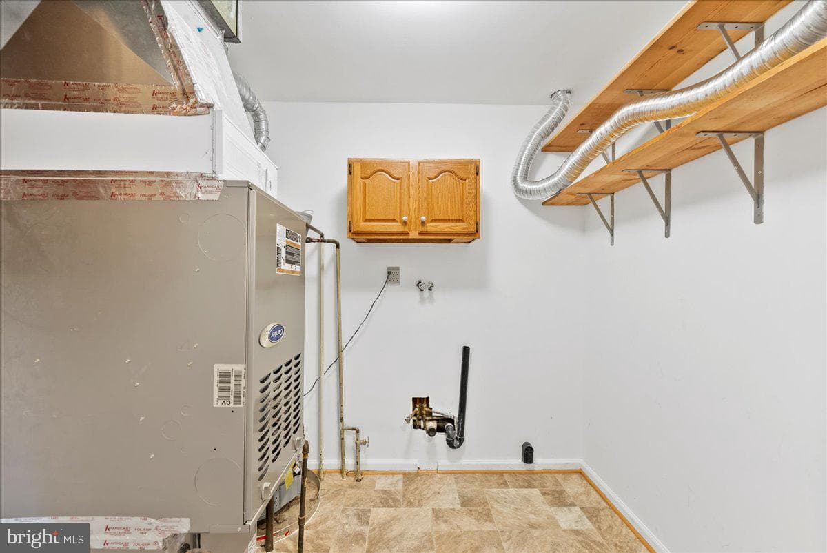 2402 Sagamore Court photo 27