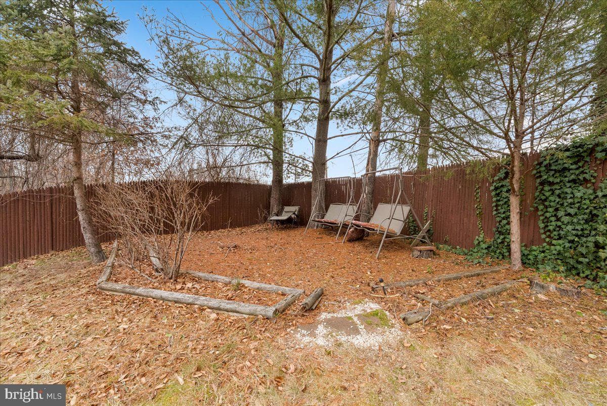2402 Sagamore Court photo 30