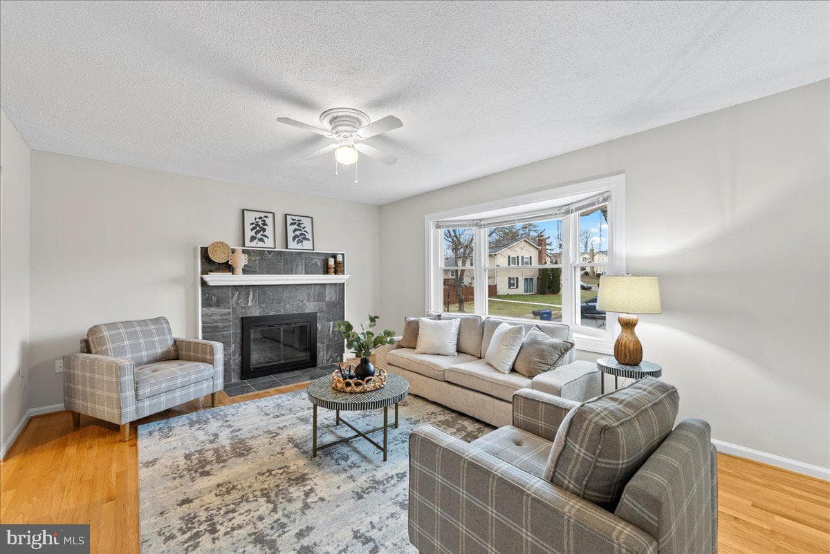 2402 Sagamore Court photo 4