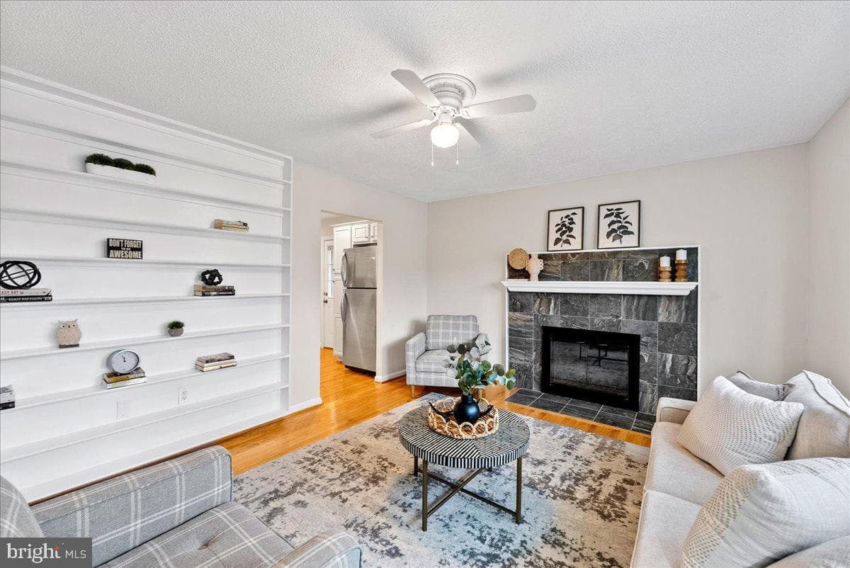 2402 Sagamore Court photo 5