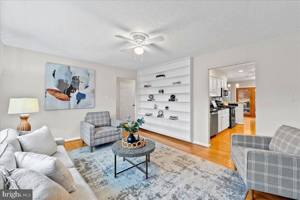 2402 Sagamore Court photo 6