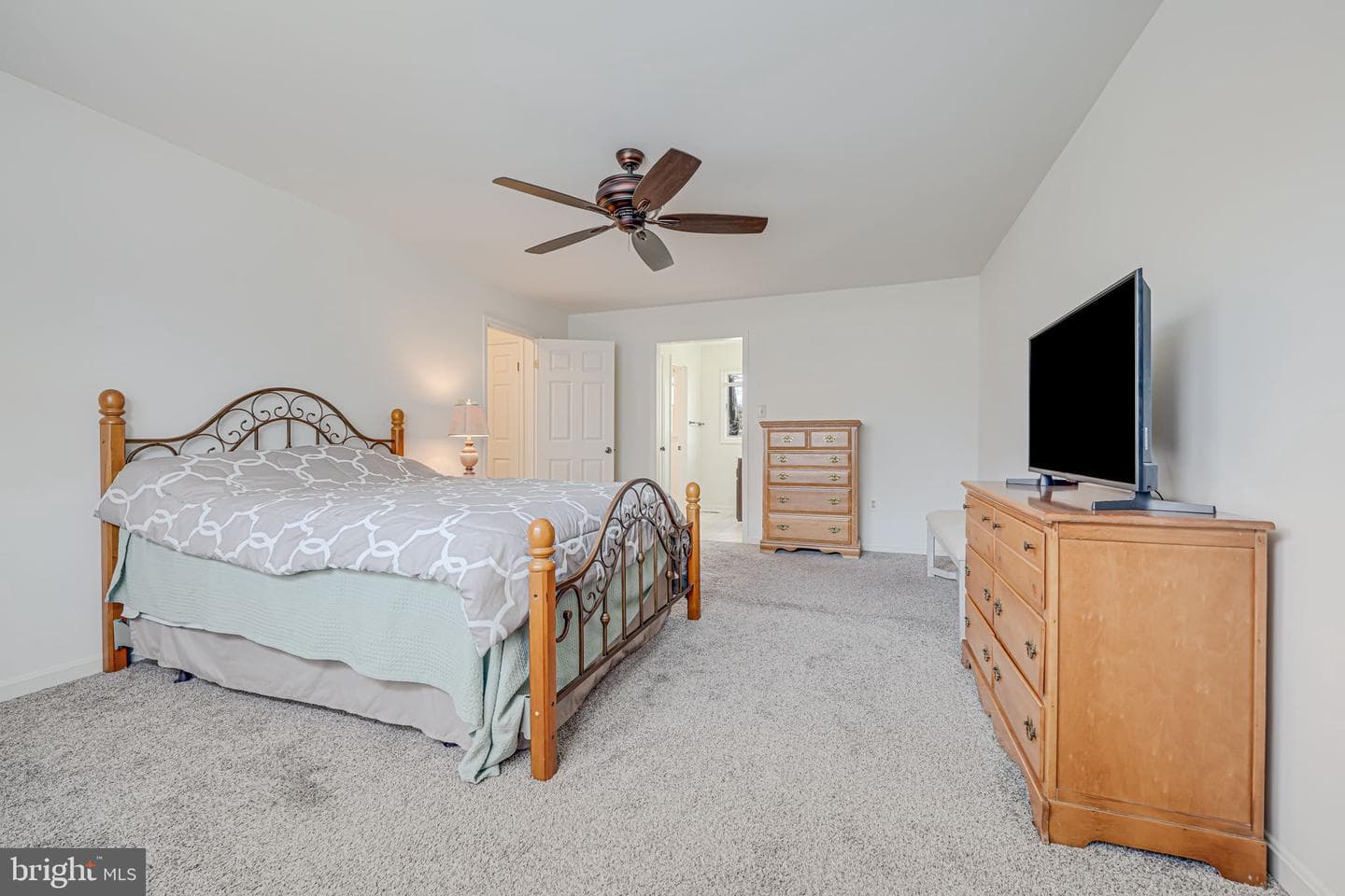 16005 Kenilworth Court photo 29