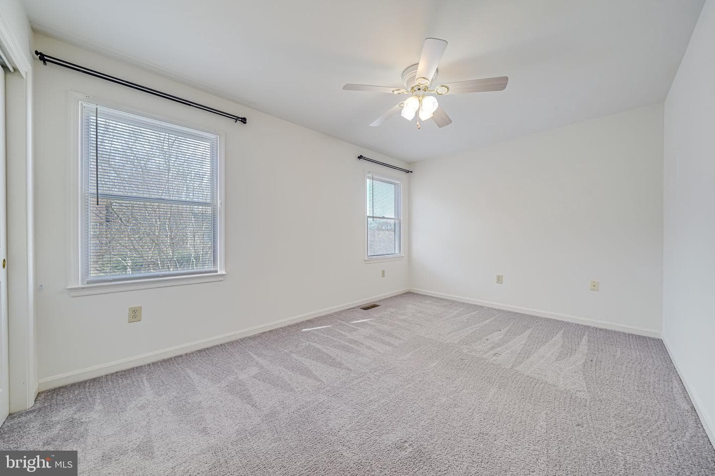 16005 Kenilworth Court photo 36