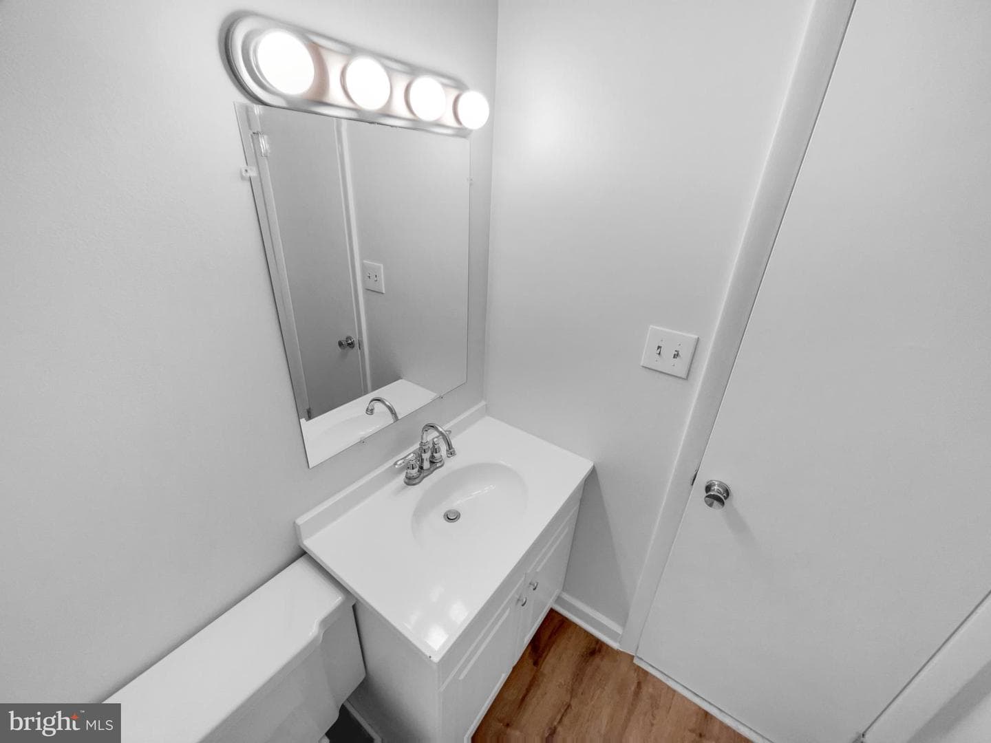 8003 Clifton Street photo 29