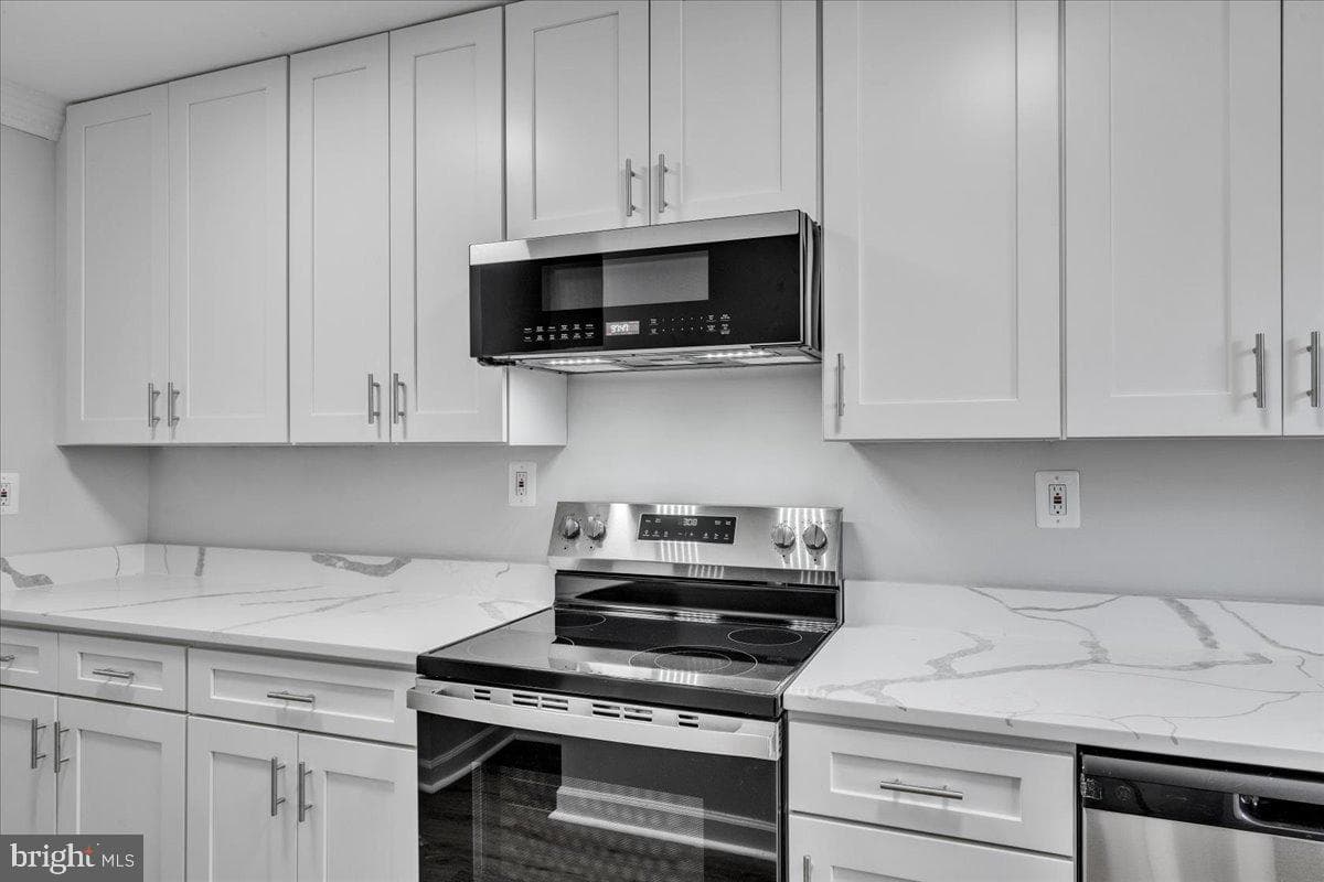 13916 Mathews Drive photo 10