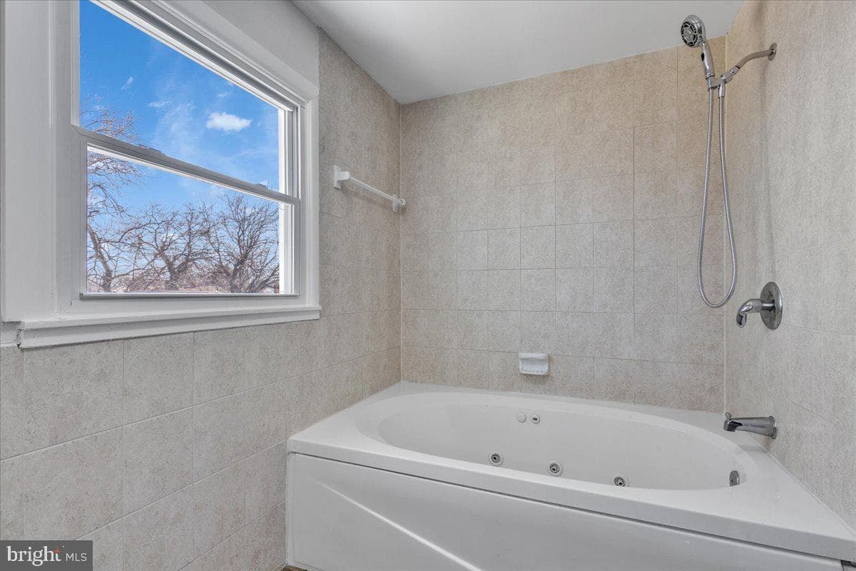 13916 Mathews Drive photo 17