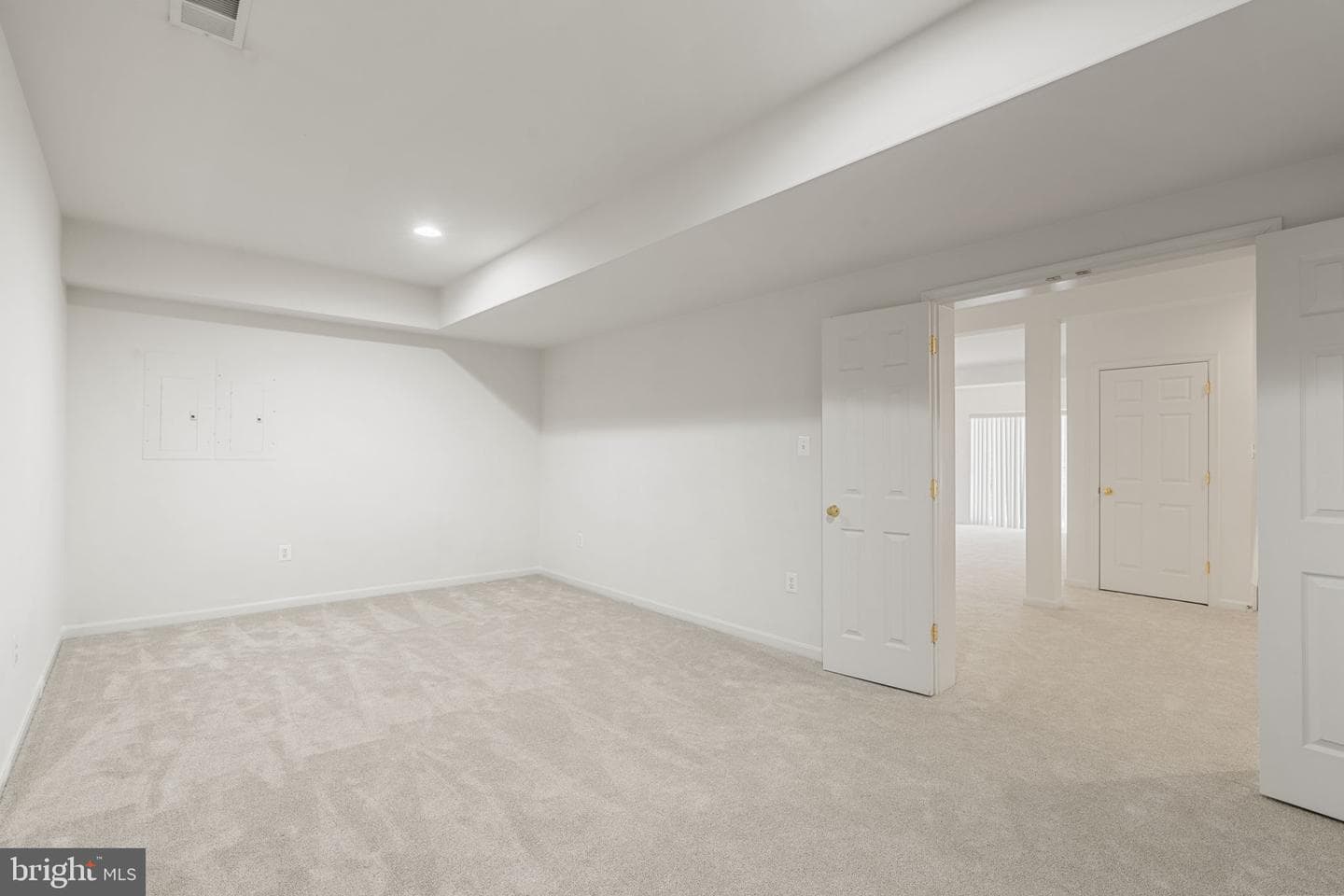 7616 Great Dover Street photo 58