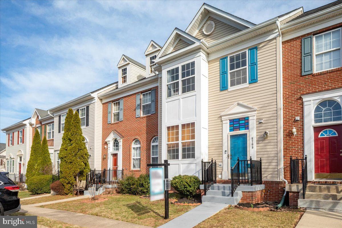 8709 Chorley Way photo 3