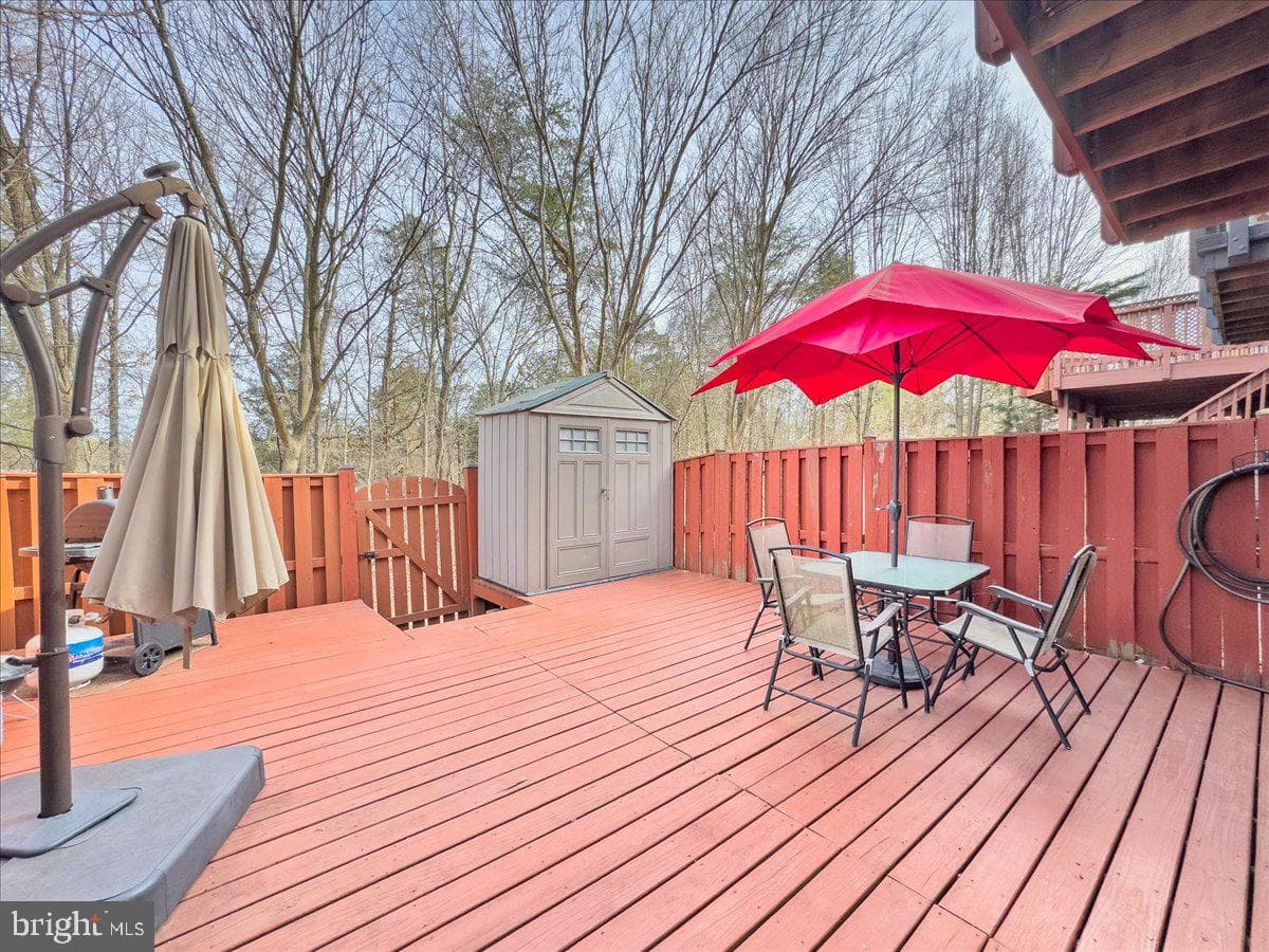 8709 Chorley Way photo 38